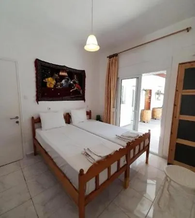 Iliada Skiathos Town